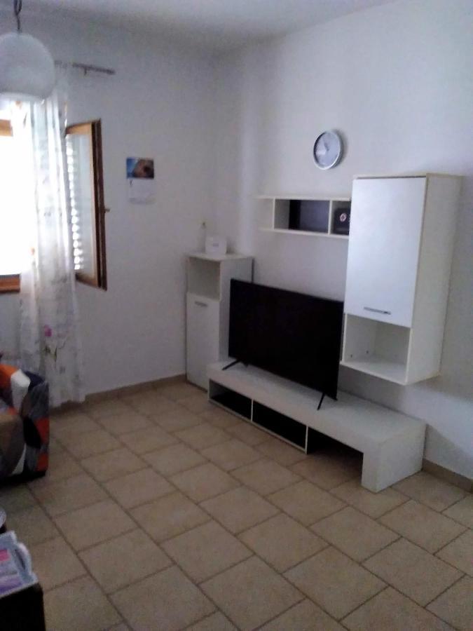 House " Bond " Vila Tisno Exterior foto