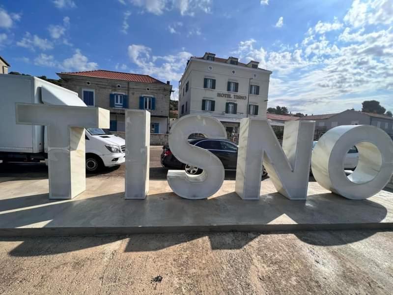 House " Bond " Vila Tisno Exterior foto